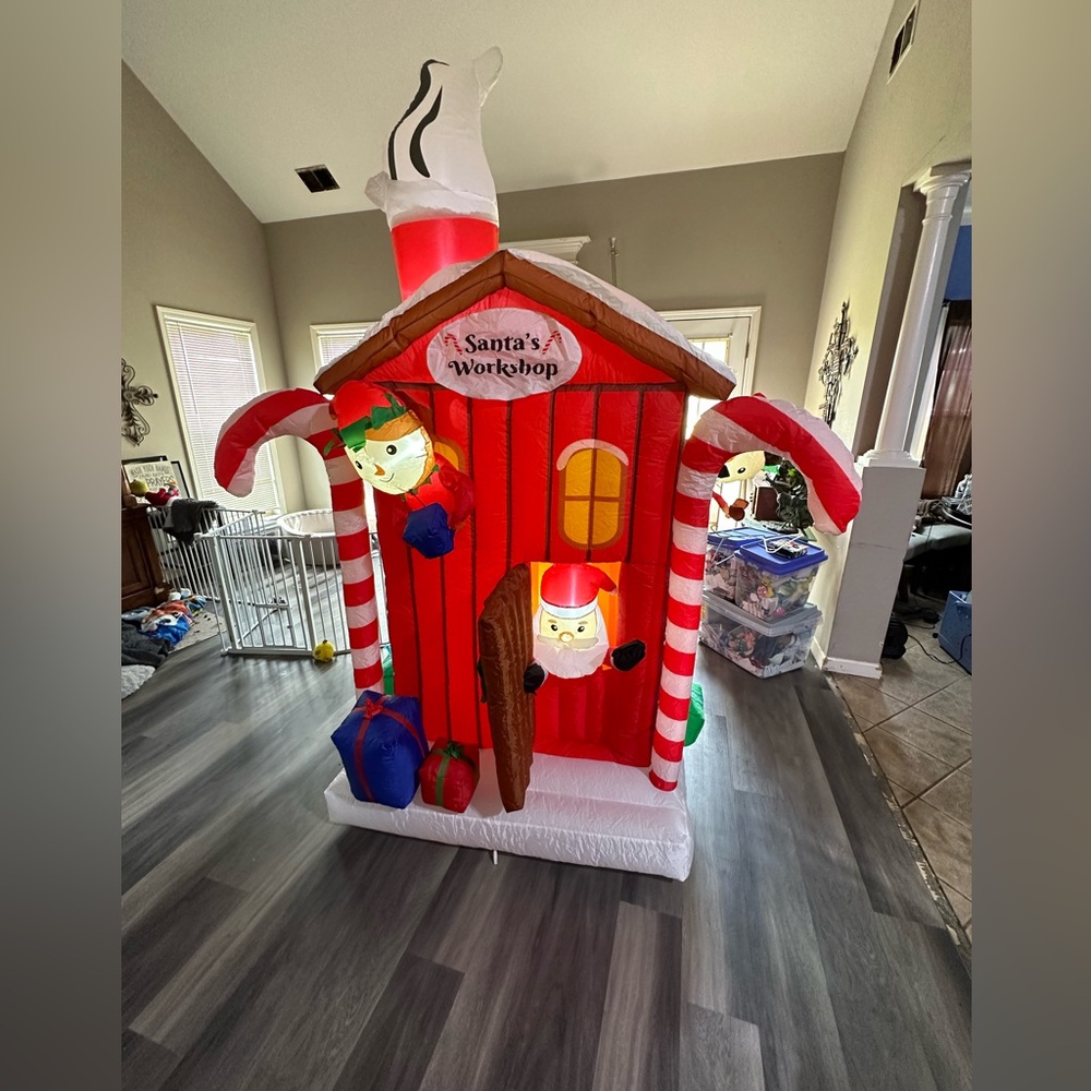 Animated Santa's Workshop Inflatable Christmas Santa Opens Door! RARE HTF